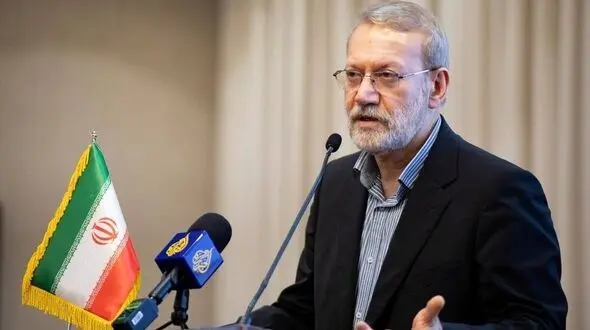  لاریجانی: برخی از مسئولان آمریکایی‌ گفته‌ اند که قصد ورود زمینی به ایران را دارند؛ بیایید منتظریم