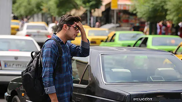 وزارت بهداشت: امکان تعطیلی مجدد ادارات به دلیل گرما وجود دارد 