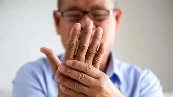 اولین نشانه پارکینسون 