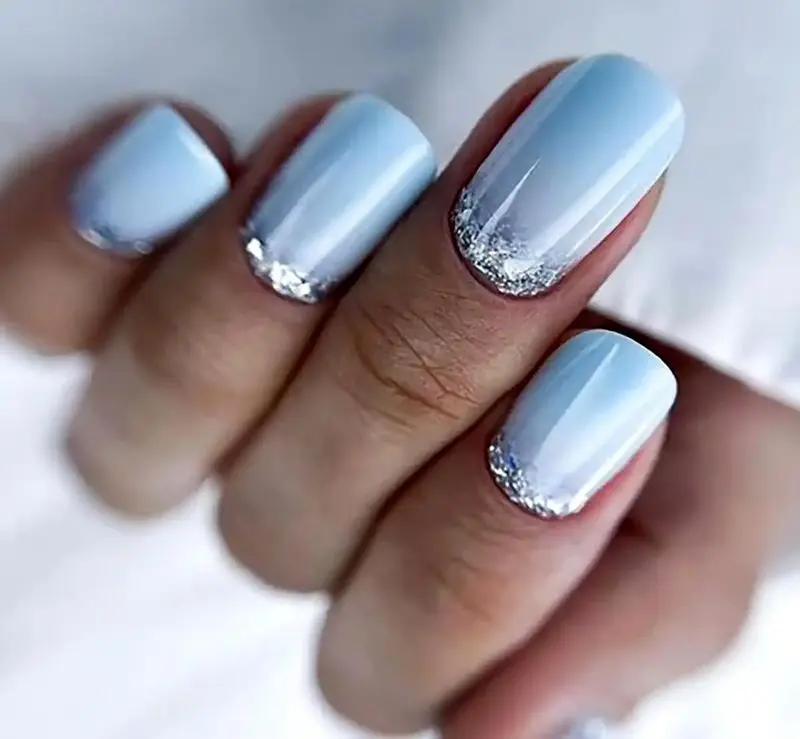 طرح ناخن آبی پاستیلی و سفید