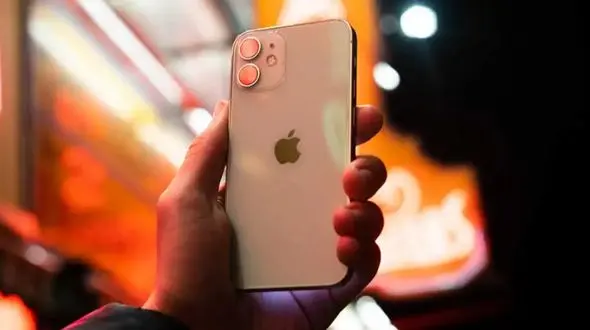 نگاهی به عرضه پشت‌سرهم آیفون‌های جدید؛ اپل در حال تغییر تاکتیک