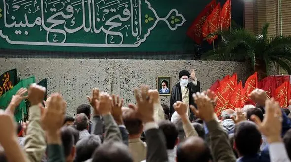 دفاع مقدس نشان داد جوانان می توانند همه مشکلات را حل کنند