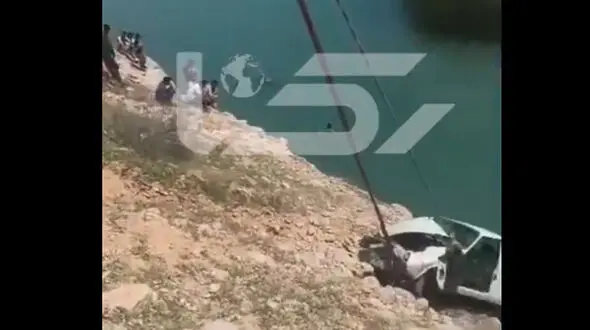 فیلم صحنه سقوط مرگبار وانت جوان خوزستانی به دره عمیق 