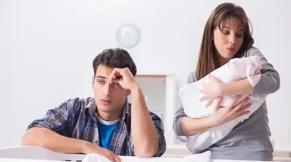 بعد از تولد بچه چه بلایی سر رابطه زوج ها می آید؟ پژوهش جدید یک عامل مهم را فاش کرد