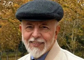 (ویدیو) دکتر علیرضا آزمندیان روانشناس محبوب ایرانی:شما نمیتونید حرف ها و نگاه های مردم نسبت به خودتون رو کنترل کنید...