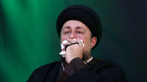 عکسی از سیدحسن خمینی و پسرش در مراسم شب قدر