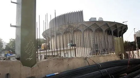 حاشیه های ساخت مسجدی در کنار تئاتر شهر که گنبد و مناره ندارد