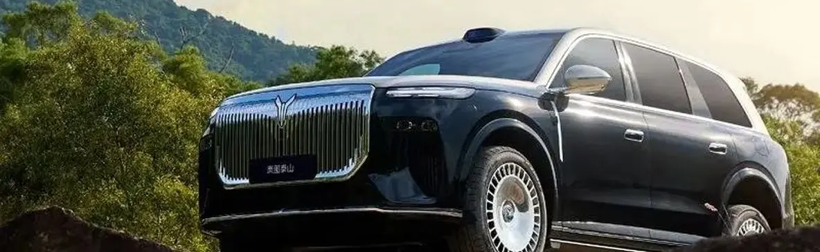 رقابت جذاب وویا تایشان 8 با رولزرویس؛ خودرو لوکس چینی