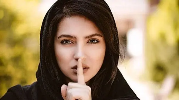 عکس شوکه کننده مونا کرمی / حجاب خانم بازیگر حاشیه ساز شد!