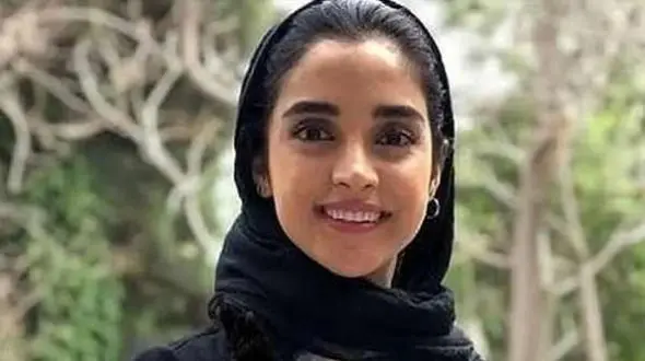 نگاه روز | الهه حصاری با ظاهری الهام گرفته از فریدا کالو زن نقاش مکزیکی / رنگ‌ها و طرح‌های جسورانه خانم بازیگر