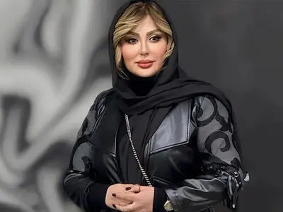 فیلم آوازخواندن نیوشا ضیغمی با آهنگ هایده جلوی دوربین / سلام من به تو یار قدیمی