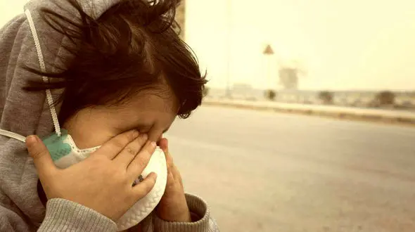 مردم در گرد و غبار نفس می کشند، دولت فقط توصیه می‌کند ماسک بزنید! + فیلم