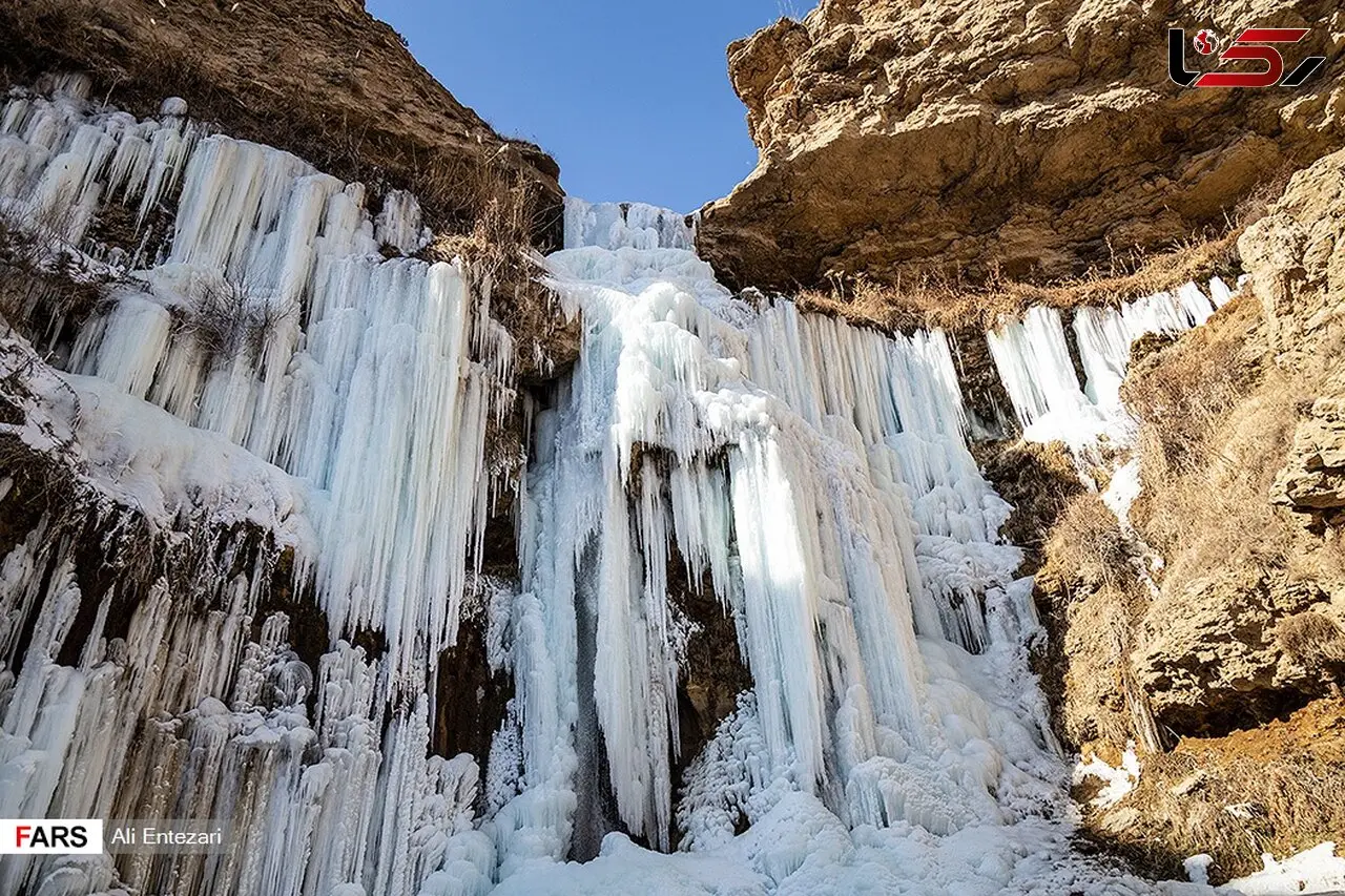 
نمایی یخ زده از آبشار خور خور

