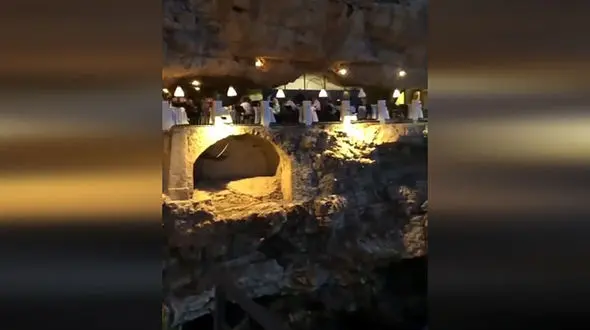رستوران ها به داخل صخره‌های آهکی هم راه یافتند  + فیلم