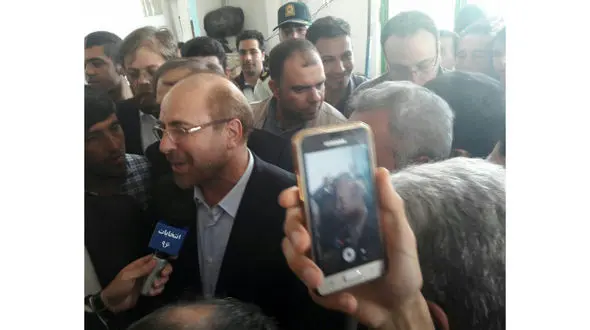 محمد باقر قالیباف در مسجد حضرت ابوالفضل (ع) شهرک سینا اردبیل آمد+ عکس