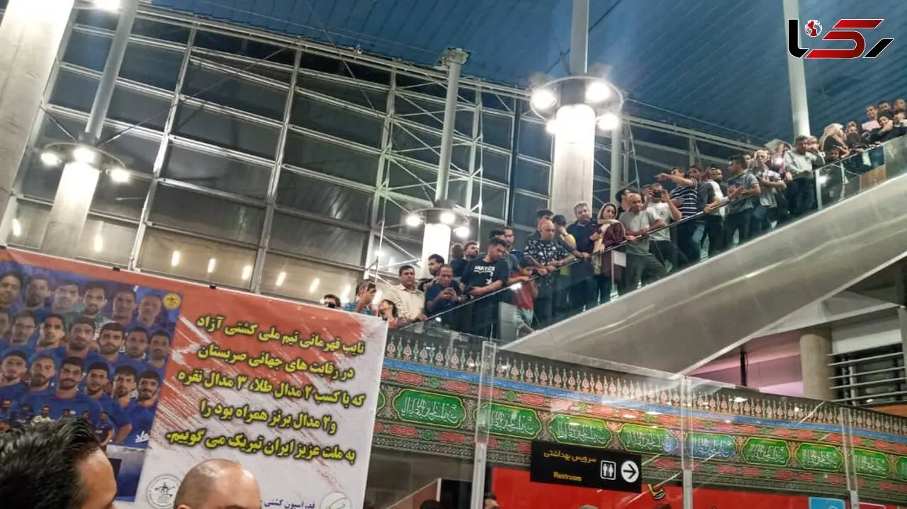 اتفاق عجیب در بازگشت تیم ملی پرافتخار کشتی به ایران + عکس