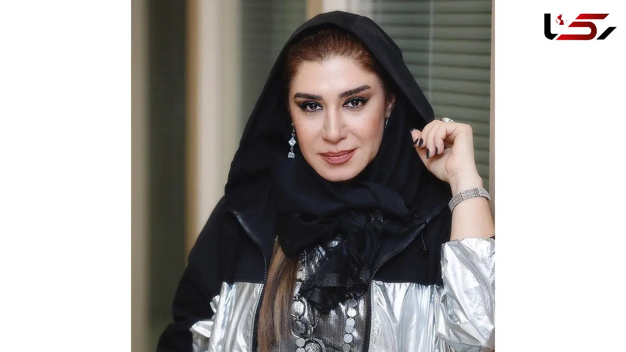  نسیم ادبی  پشت فرمان بدون ترس از پیامک کشف حجاب! + عکس
