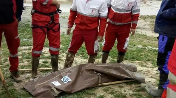 کشف جنازه ناشناس در الموت + عکس جنازه