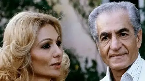 عکس / سفر به ایام قدیم  /  بی مبالاتی فرح پهلوی حین اسب سواری / سال 1342 در تهران