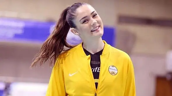 سلفی دیدنی زهرا گونش در جشن سال نو میلادی