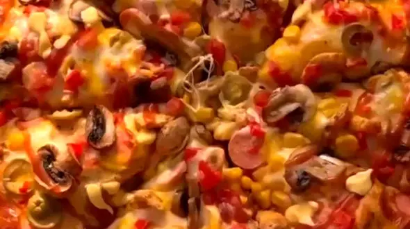 فیلم طرز تهیه پیتزا مرغ و قارچ مخصوص