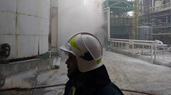 آتش سوزی مرموز در کارخانه کلران سمنان