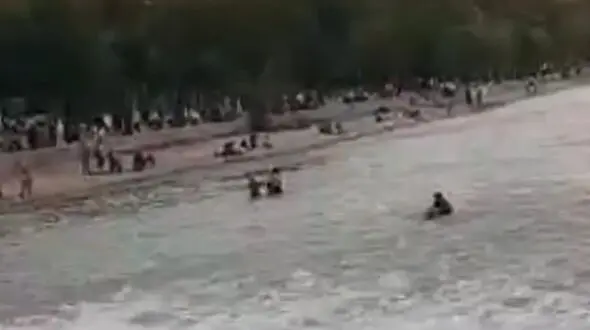 فیلم / غرق‌شدن مرگبار جوان 18 ساله اصفهانی در زاینده رود