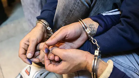 زورگیر مسلح 15 شهروند تهرانی را سرکیسه کرد+فیلم