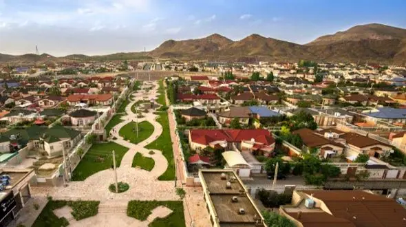 گشتی در خاصترین محله پرند، تهران، با خانه‌هایی شبیه یک مزرعه قارچ‌های غول‌پیکر/ معماری خاص خونه‌های قارچی که نظیرش رو جای دیگه‌ای نمیشه دید