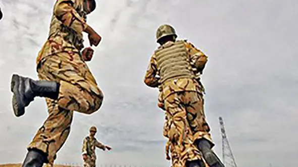 یک پسر برای معاف شدن، دندان‌هایش را کشید! + فیلم 