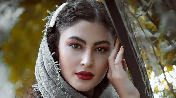 اشکهای مریم مومن در آنتن زنده