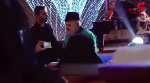 حرکات موزون اکبر عبدی در کنسرت سالار عقیلی +فیلم