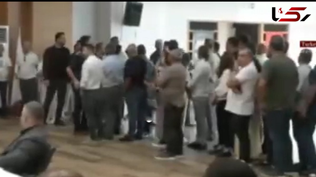 حمله به جلسه شورای شهر شیله ترکیه با لنگهکفش