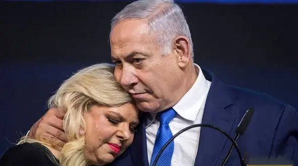 شباهت زن نتانیاهو به عروس ترسناک چاکی / وای چقدر شبیهن ببینید ! + عکس