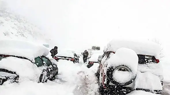 روستاییان گیلان در محاصره برف سنگین