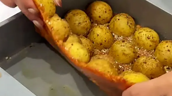 دستور تهیه سیب زمینی پارمسان کریسپی / فیلم