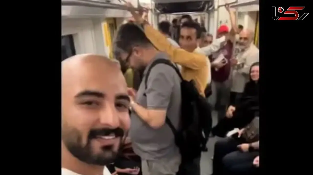 فیلم آواز باشگوه این پسر باحال صبح تو مترو آهنگ قرارمون یادت نره رو خوند و روح همه شاد شد