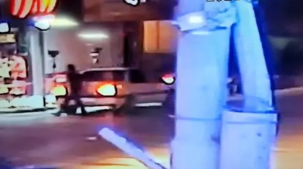 فیلم  لحظه سرقت پژو405 در چند ثانیه در آبادان 