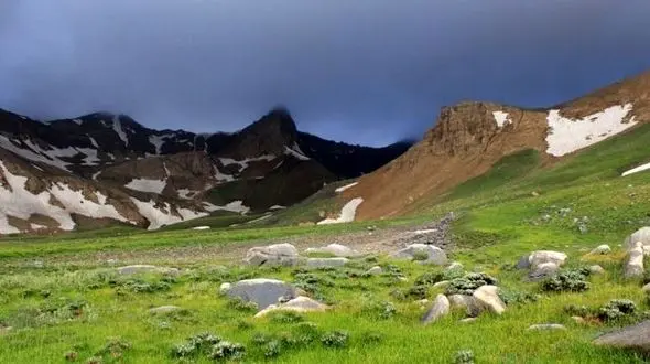   نجات جان جوان 30 ساله پس از سقوط از ارتفاعات کلاردشت