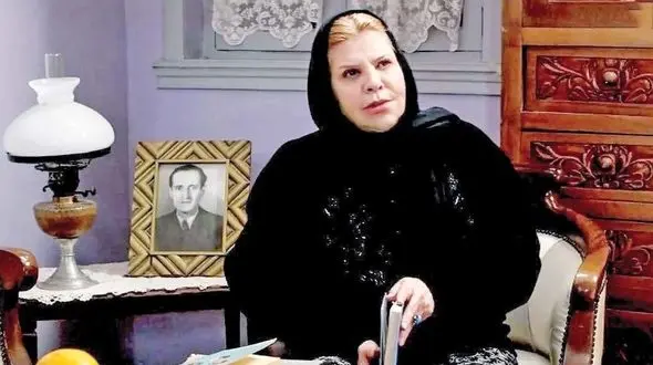 «عنایت بخشی و زری خوشکام» در پشت صحنه فیلم خواستگار؛ سال 51