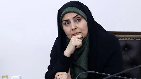 غرور بچگانه خانم وزیر! / اگر ماشین هم نبود تا تهران پیاده می آمد!