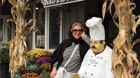 تیپ بازیگر زن ایرانی در خیابان های تورنتوی کانادا +عکس 