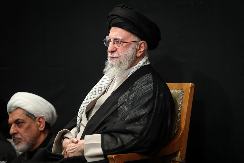 رهبر انقلاب حضرت آیت الله خامنه ای در مراسم بزرگداشت شهدای جنگ تحمیلی اخیر 7-5-1404