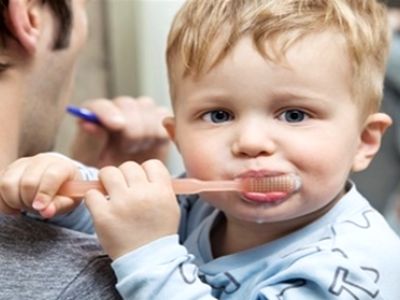 چگونه از پوسیدگی دندان کودکان پیشگیری کنیم؟ نشانه‌ های اولیه را بشناسید