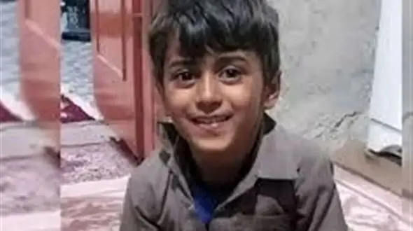 بازداشت ۹ پلیس  در پرونده قتل کودک ایرانشهری ! / ماشین پدر یوسف شهلی به رگبار بسته شد ! + عکس پسربچه