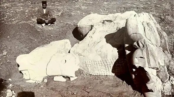 تصویر یک قرن پیش از تخت جمشید