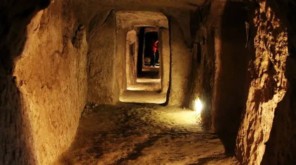 ماجرای عجیب پیدا شدن یک شهر زیرزمینی در سال ۱۳۸۱/ 2 ساعت از تهران برانید و این شهر عجیب را ببیند