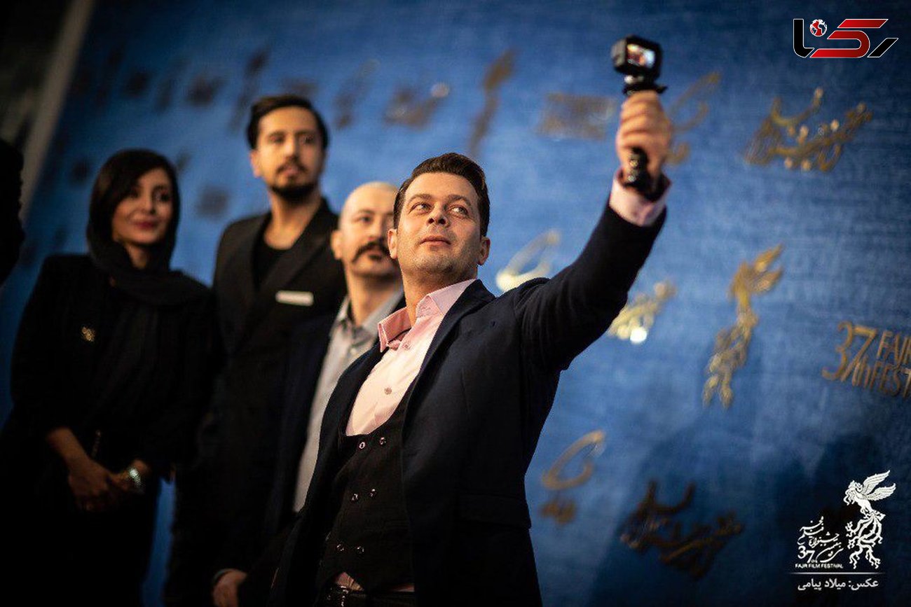 حمید فرخ‌نژاد، ساره بیات و بازیگران «سمفونی نهم» در مراسم فرش قرمز جشنواره فجر+تصاویر