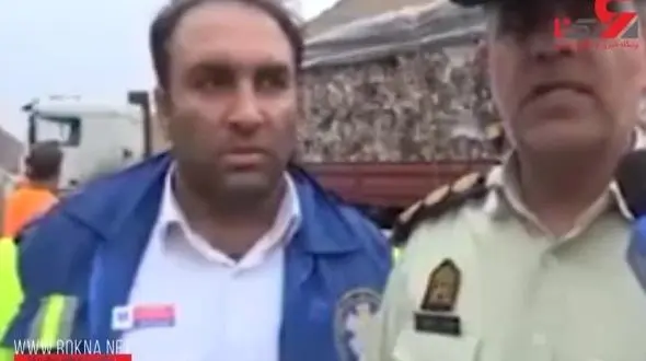 قیچی شدن وحشتناک ۳ تریلی در اثر لغزندگی جاده گرمسار-سمنان + فیلم