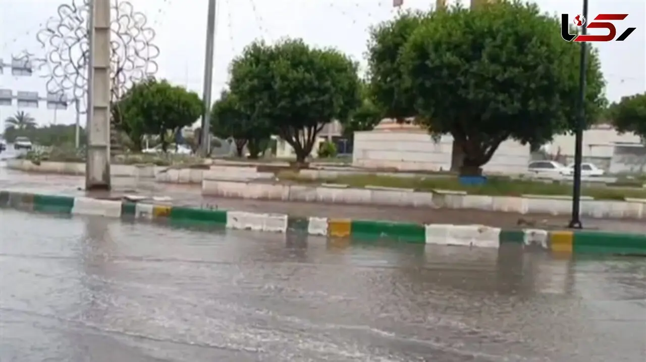 شکستگی خط لوله آب در میدان قدس تهران 